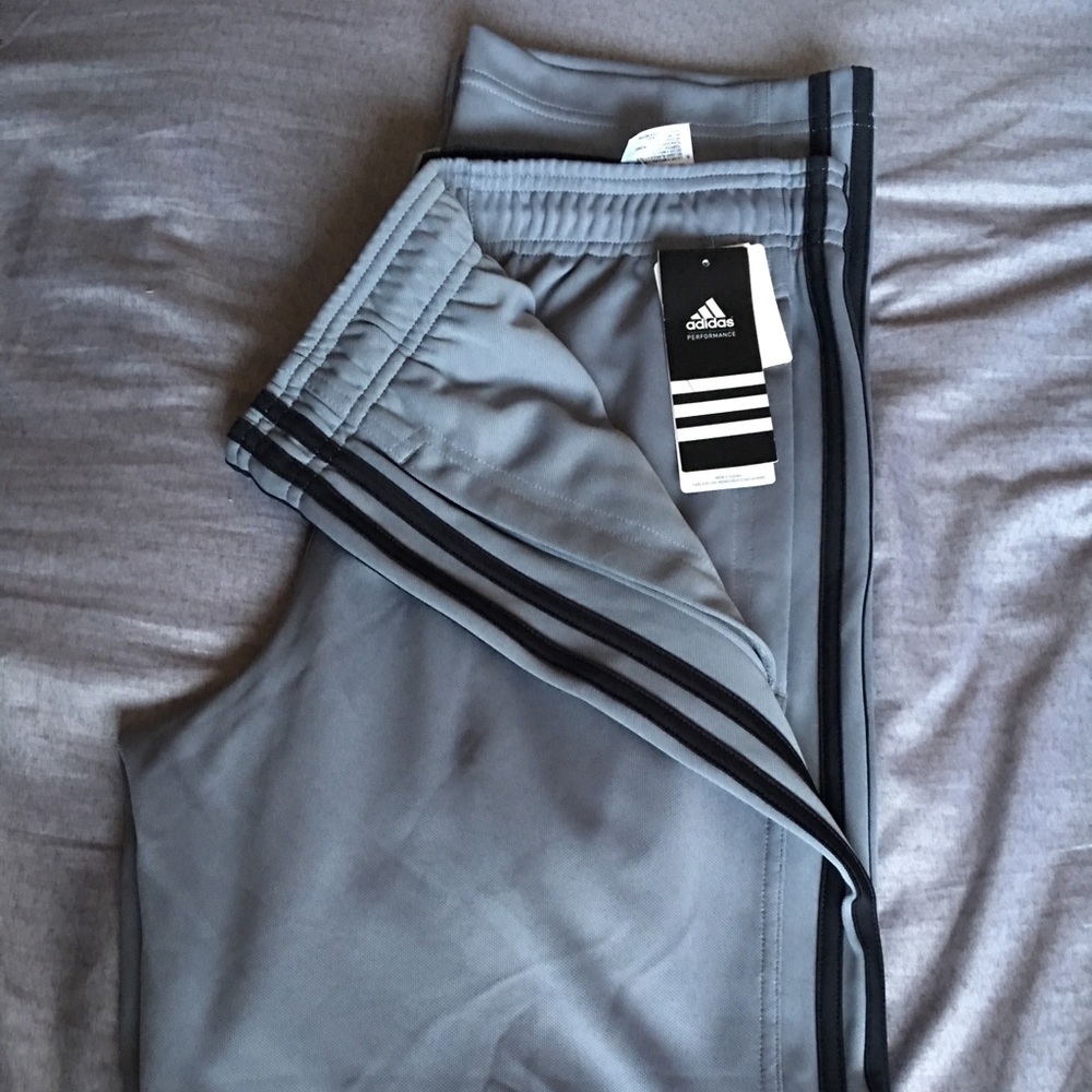 Therma fit athletic pants size small
